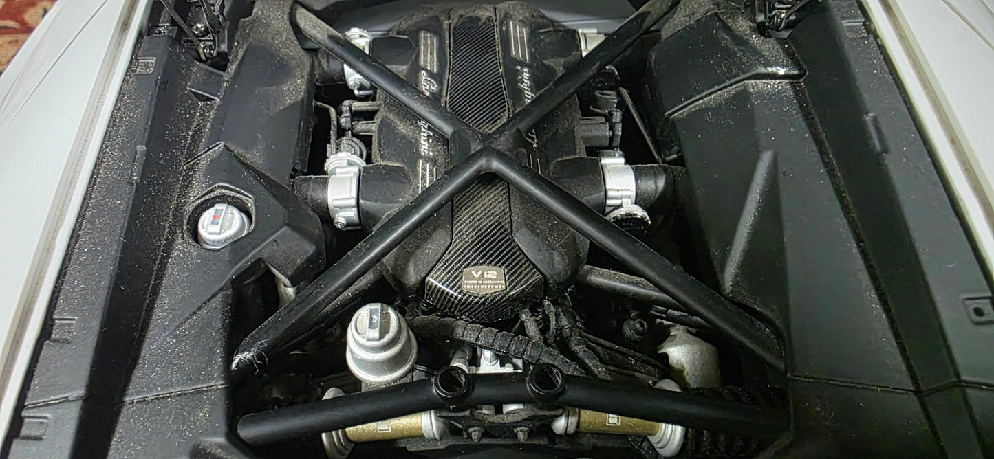 Lamborghini Aventador 1/8 Diescast model - 480mm x 280mm