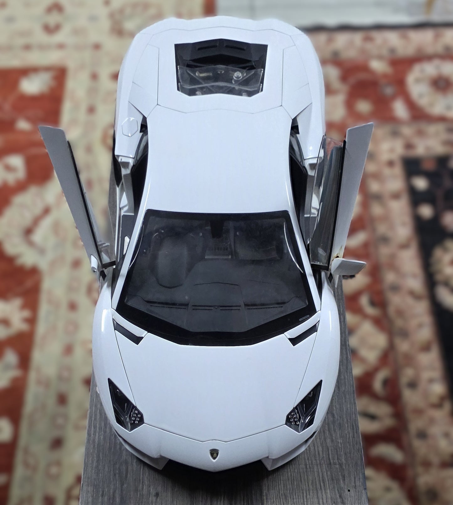 Lamborghini Aventador 1/8 Diescast model - 480mm x 280mm